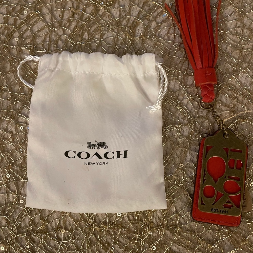 Coach - Picture 2 of 4